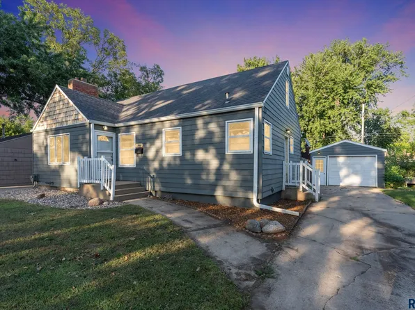 2916 S Walts Ave, Sioux Falls, SD 57105