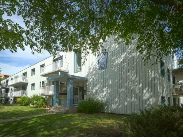 1055 Powers St, Winnipeg, MB R2V 2G7