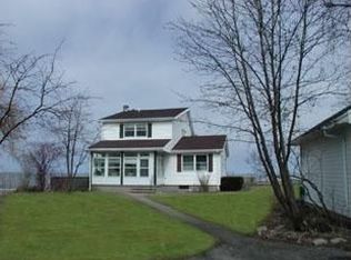 2844 Edgemere Dr, Rochester, NY 14612