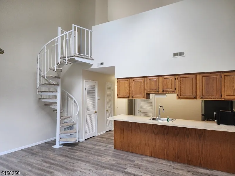 2 bed, 1.0 bath, 916 sqft, $2,000 — Photo 4
