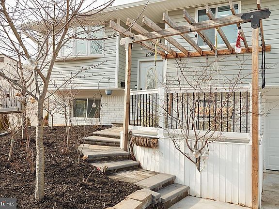 5th image of 1208 Branch Ln