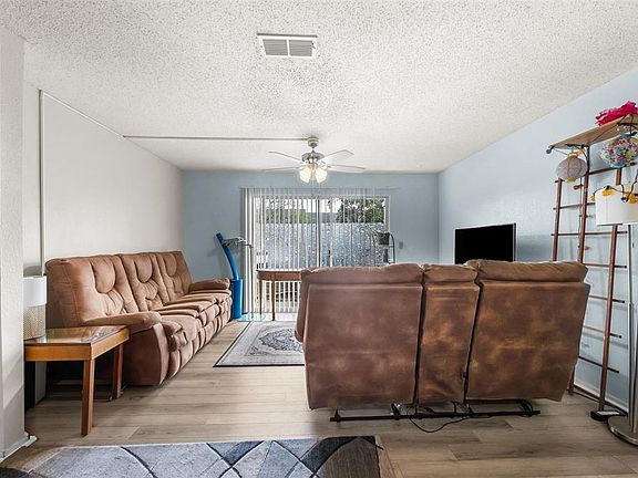 5th image of 3705 SW 27th St APT 615