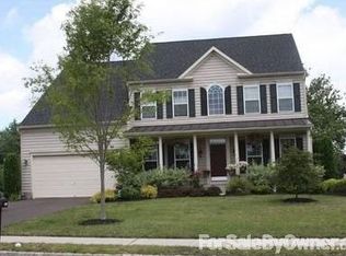 300 Hamlet Dr, Chalfont, PA 18914