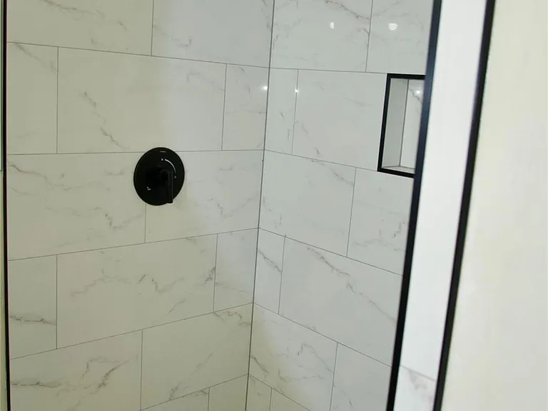 2405 Byron Ave — Photo 6