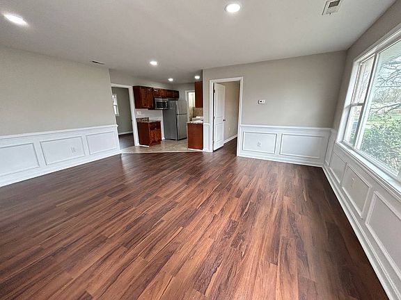 3rd image of 7401 Watson Ln