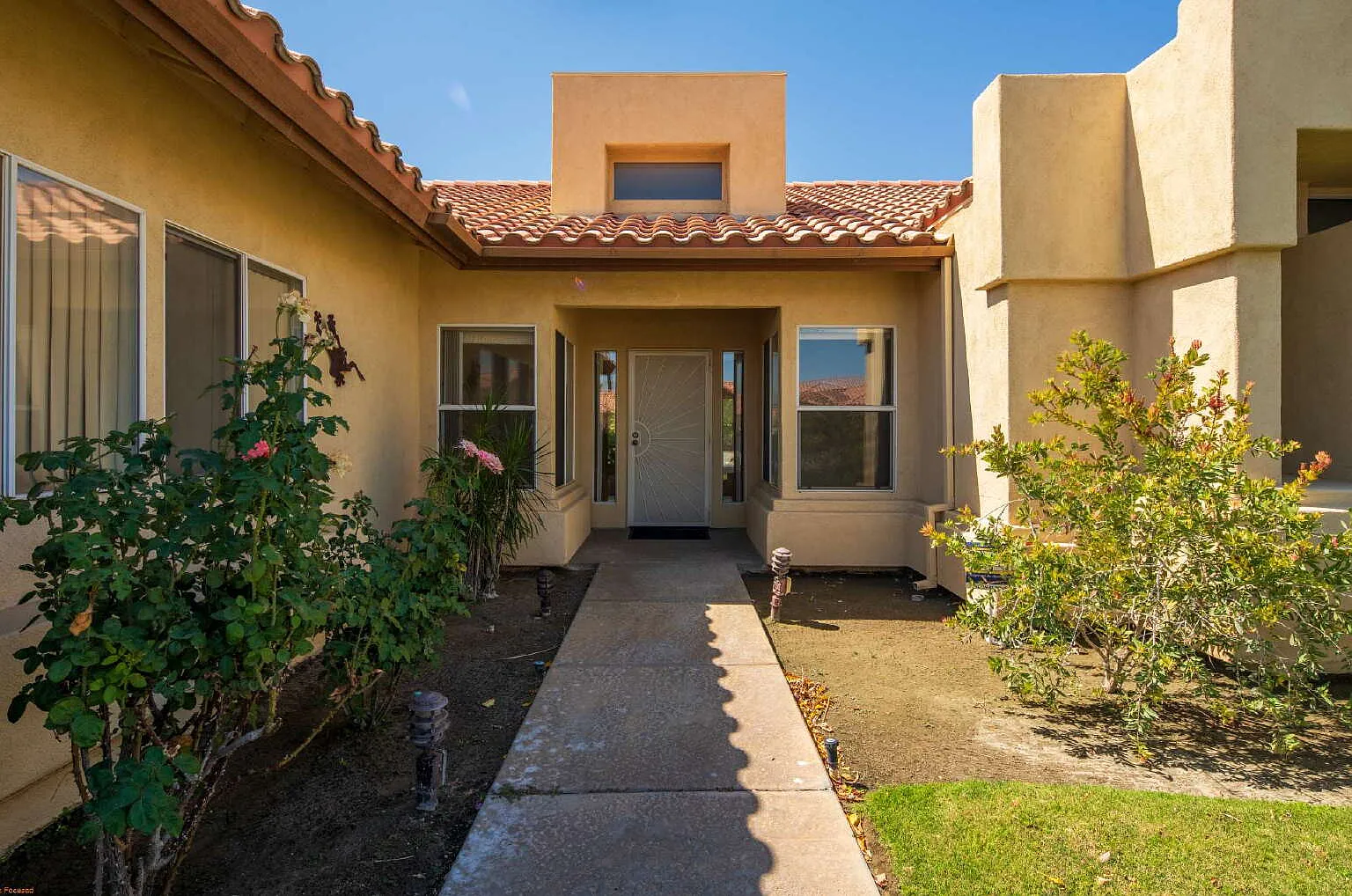 3 bed, 2.5 bath, 1941 sqft, $4,000 — Photo 2
