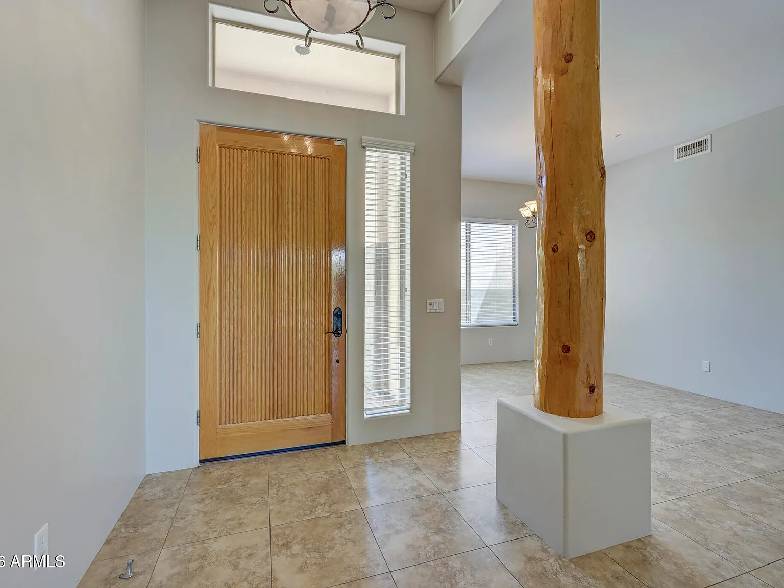 3 bed, 2.0 bath, 1850 sqft, $4,990 — Photo 3