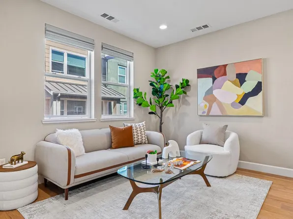 362 Charles Morris Ter, Sunnyvale, CA 94085