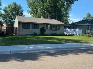 424 9th St E, Williston, ND 58801