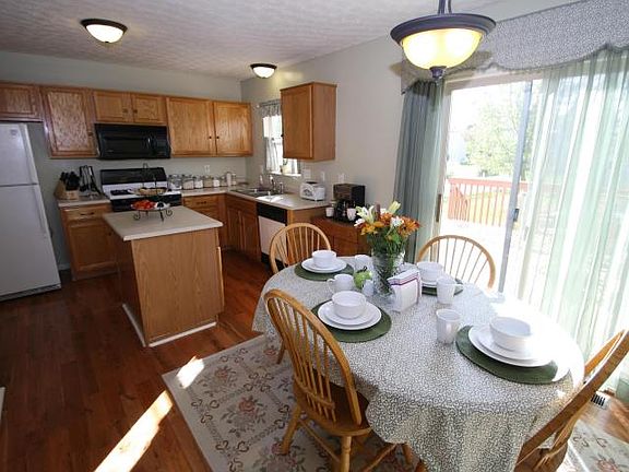 5th image of 223 Bellebrooke Ct