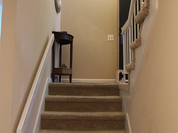5th image of 79 Briarview Cir