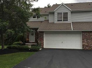 5417 Village Station Cir, Williamsville, NY