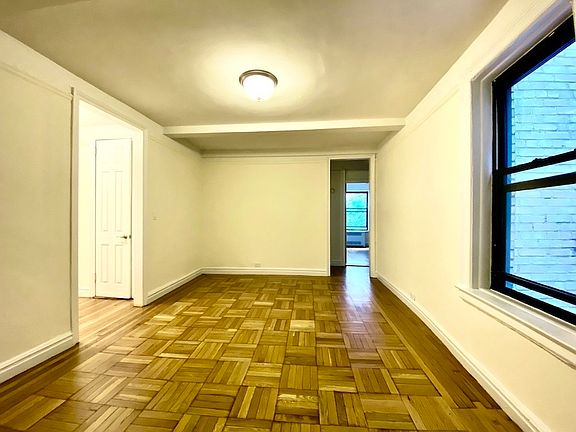 3rd image of 305 Lexington Ave APT 3a