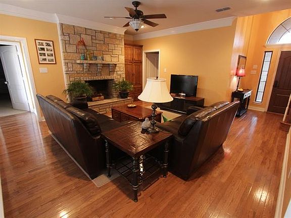 2nd image of 3400 Doris Walker Trl