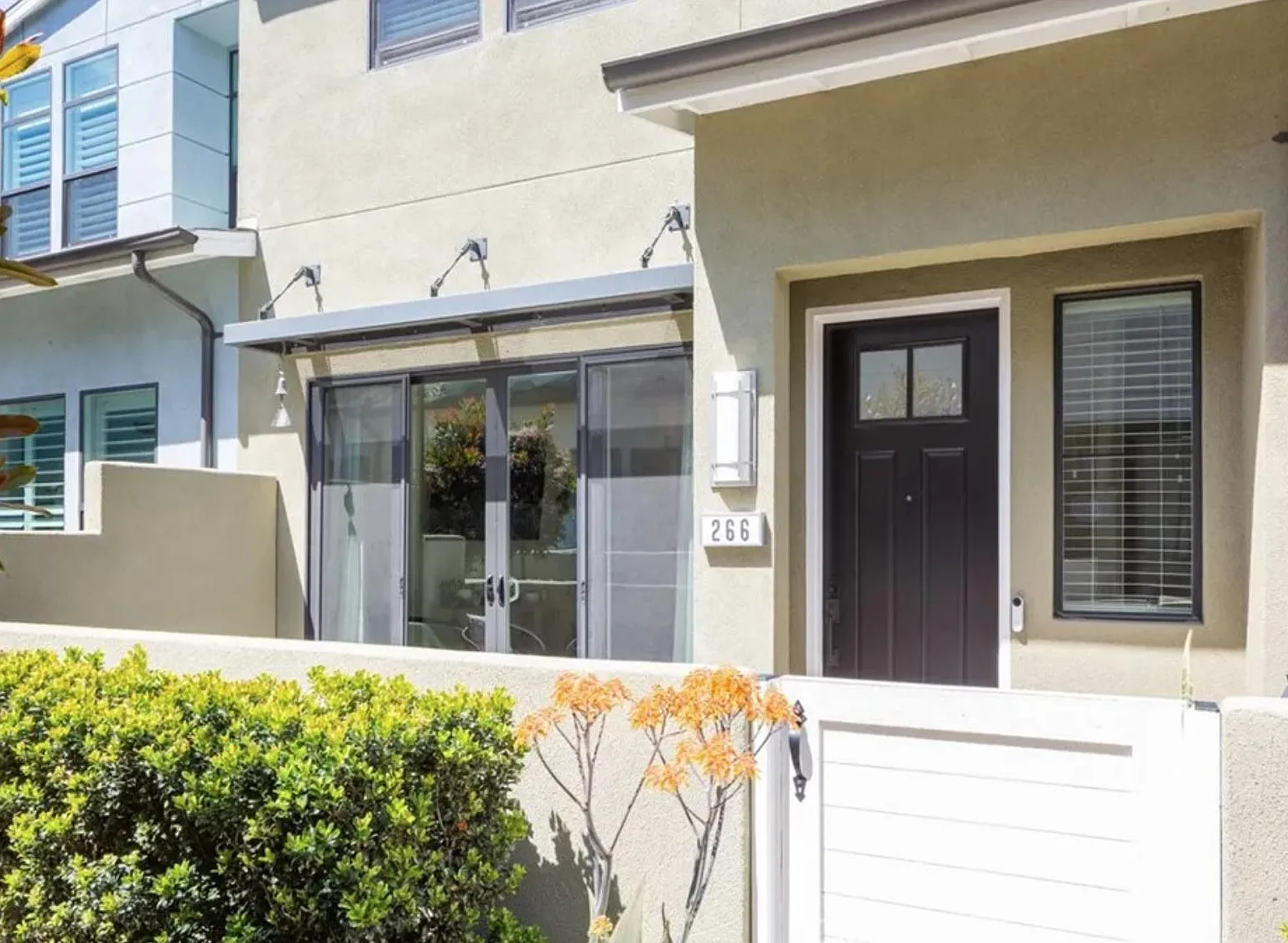 2 bed, 2.5 bath, 1165 sqft, $4,085 — Photo 2