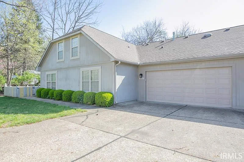 8112 River Park Way photo 1