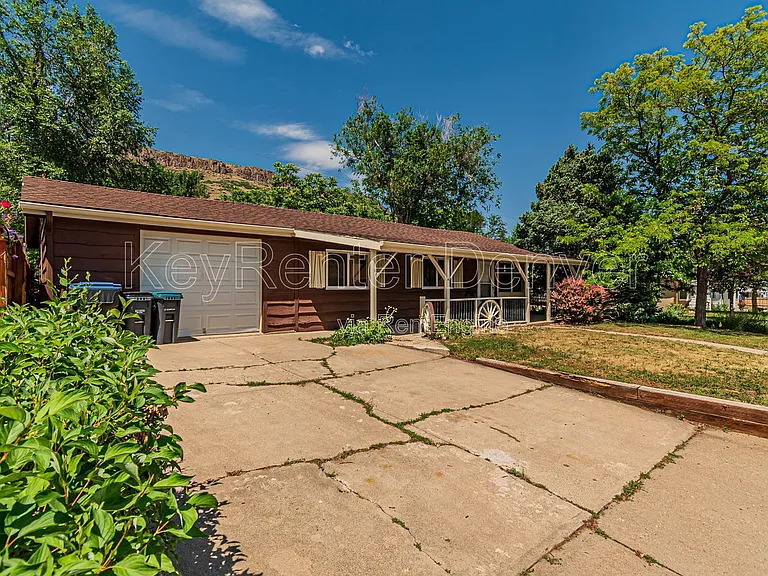 400 Lily Ln — Photo 37