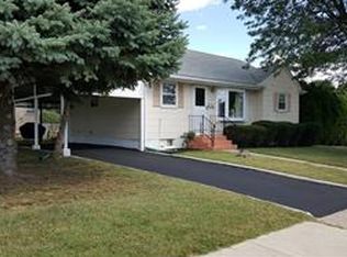 1582 Westwood Dr, Bethlehem, PA 18018