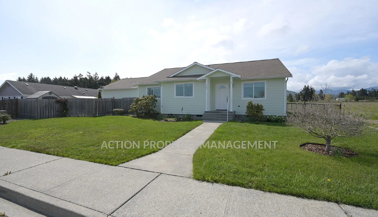 3 bed, 2.0 bath, 1652 sqft, $2,250 — Photo 1