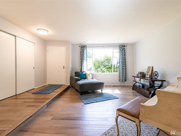 3rd image of 509 Penguin Ct SE