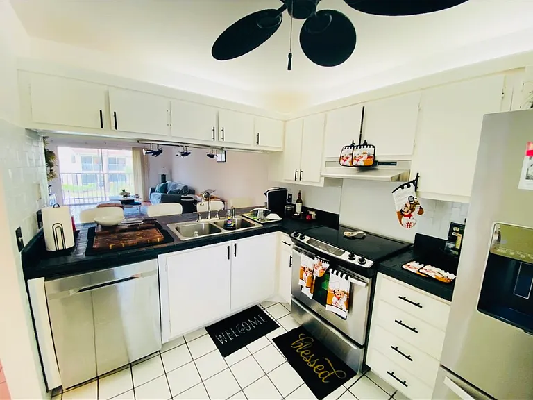 2744 Kings Lake Blvd — Photo 5
