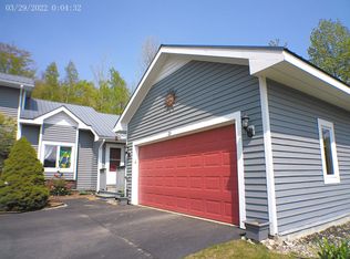 23 Grandview Dr, Berlin, NH 03570