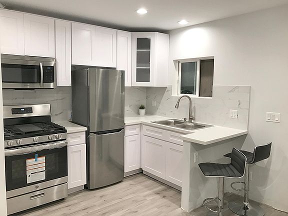 3rd image of 3121 1/2 Silver Lake Blvd