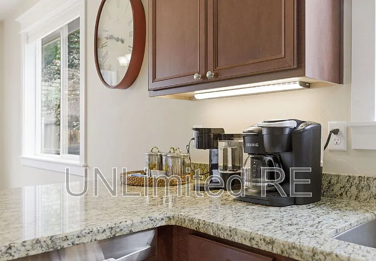 2907 W Presidio Dr — Photo 10