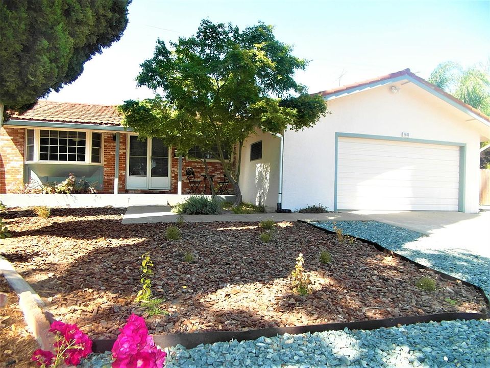 2nd image of 2600 Heidelberg Ct