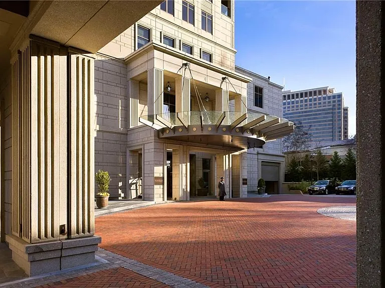 3376 Peachtree Rd NE #47A — Photo 44