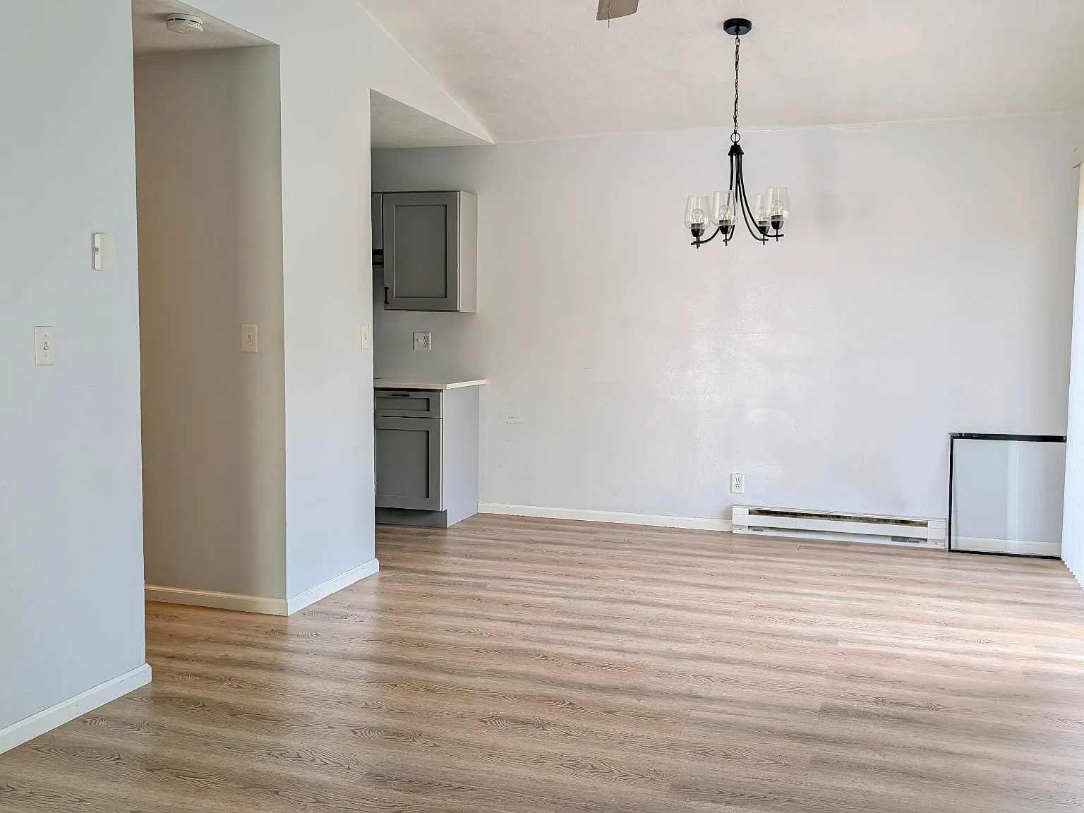 2 bed, 850 sqft, $1,400 — Photo 4