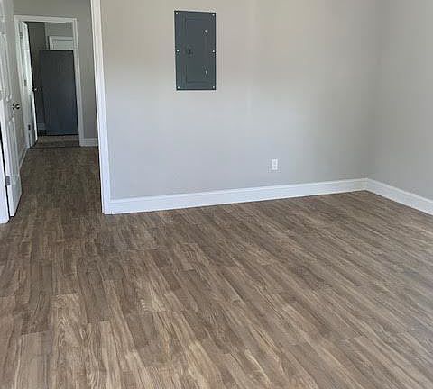 2nd image of 403 Deck St Unit B