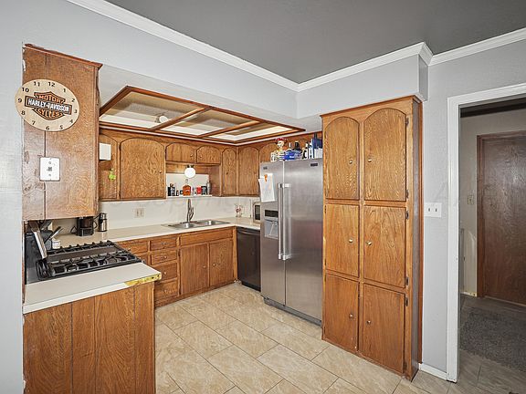 5th image of 413 Houston St