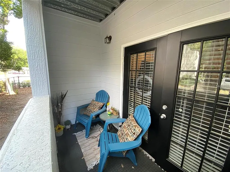304 E South St #1020 — Photo 22