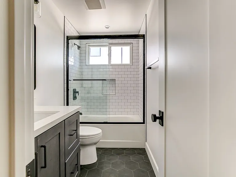 455 N Olive St — Photo 24