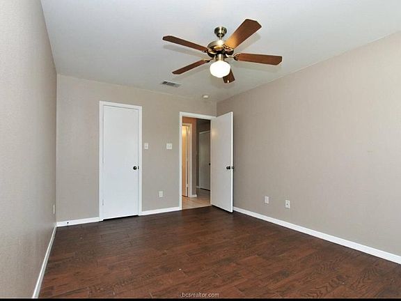 5th image of 921 Sun Meadow St #921