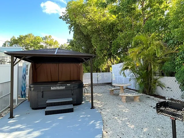 17 Pompano Ave — Photo 32