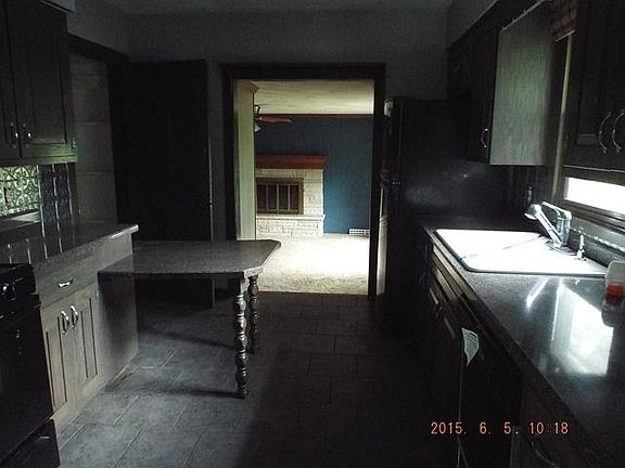 3rd image of 109 E Church St
