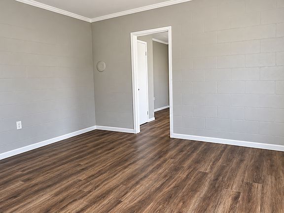 2nd image of 712 Burke Ave APT B