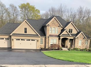 26 Boulder Creek Dr, Rush, NY 14543