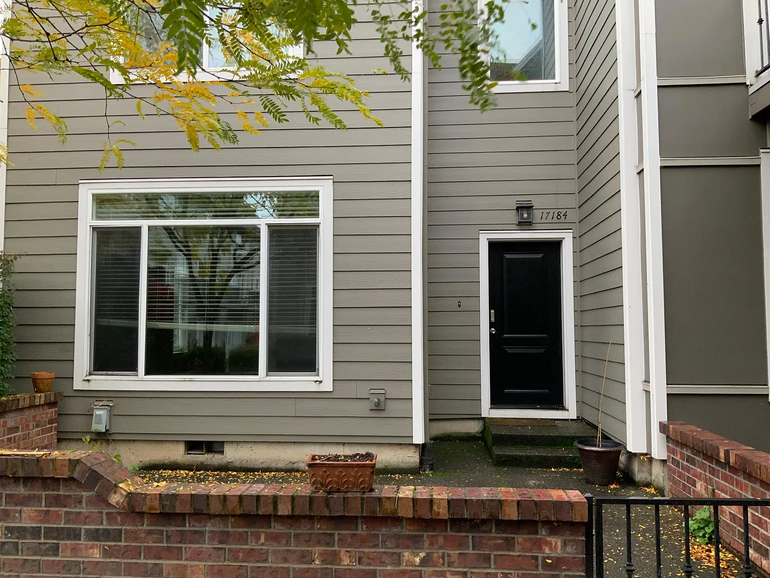 3 bed, 2.5 bath, 1596 sqft, $2,300 — Photo 1