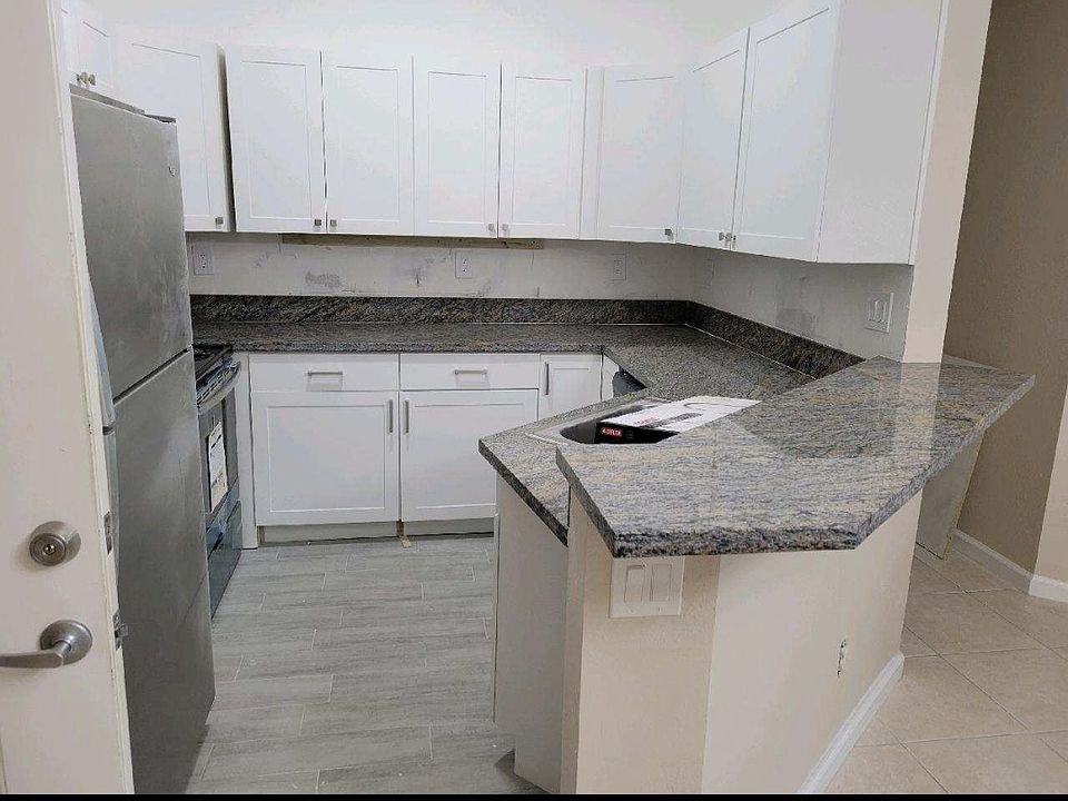 1st image of 85 Gulfstream Rd #105