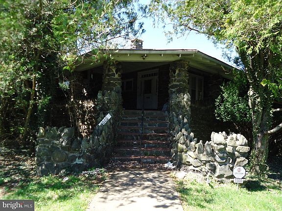 3rd image of 1000 Walnut Ave