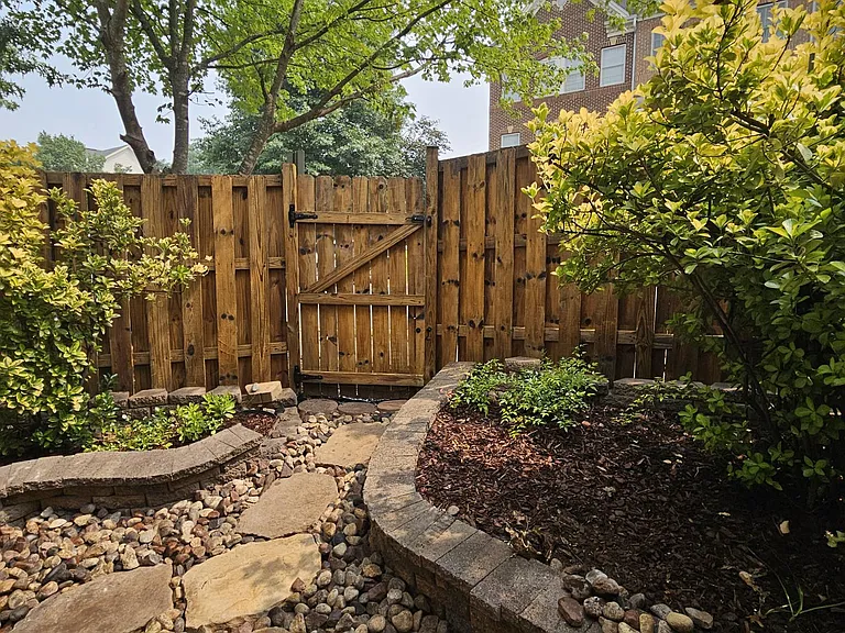 9669 Potters Hill Cir — Photo 21