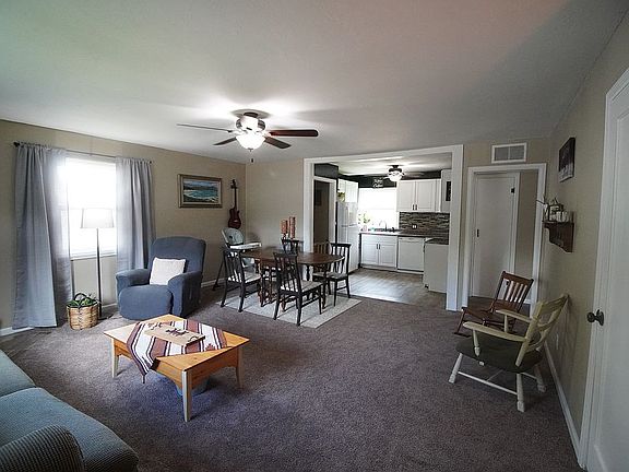 5th image of 829 W Park Ave