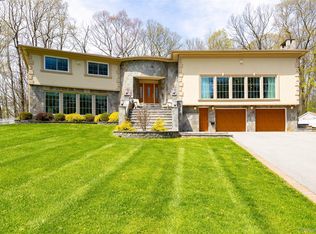 10 Quail Ridge Road, Hyde Park, NY 12538