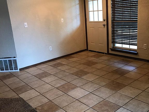 5th image of 2136 Parkview Dr