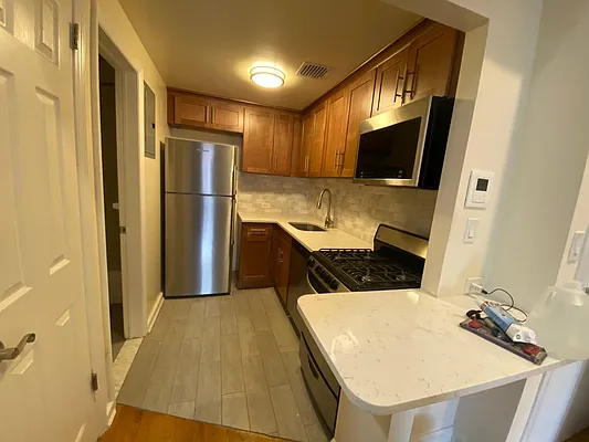 Rented by One New York Realty Inc | media 25