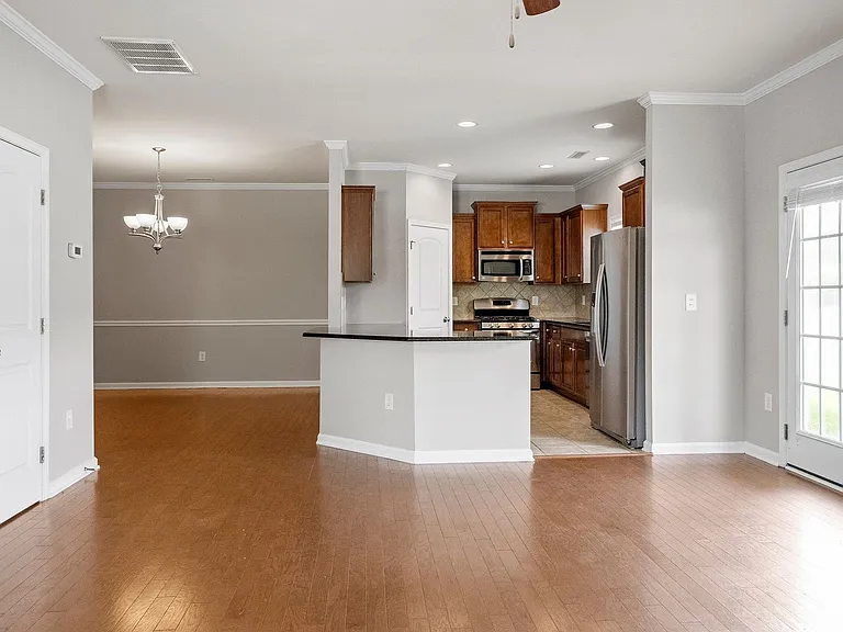 223 Station Dr — Photo 10