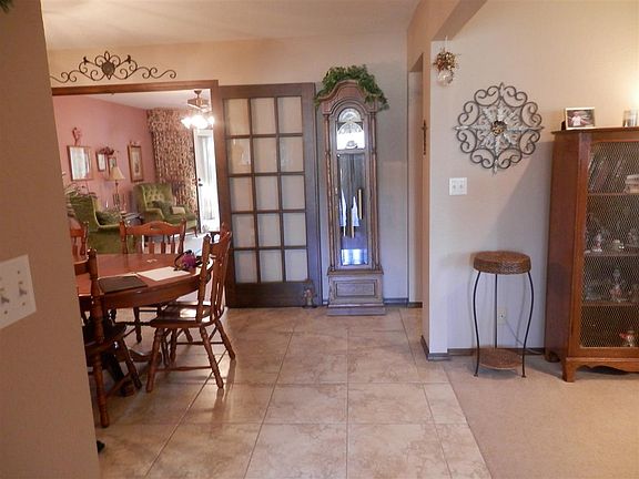 4th image of 4125 Country Club Dr